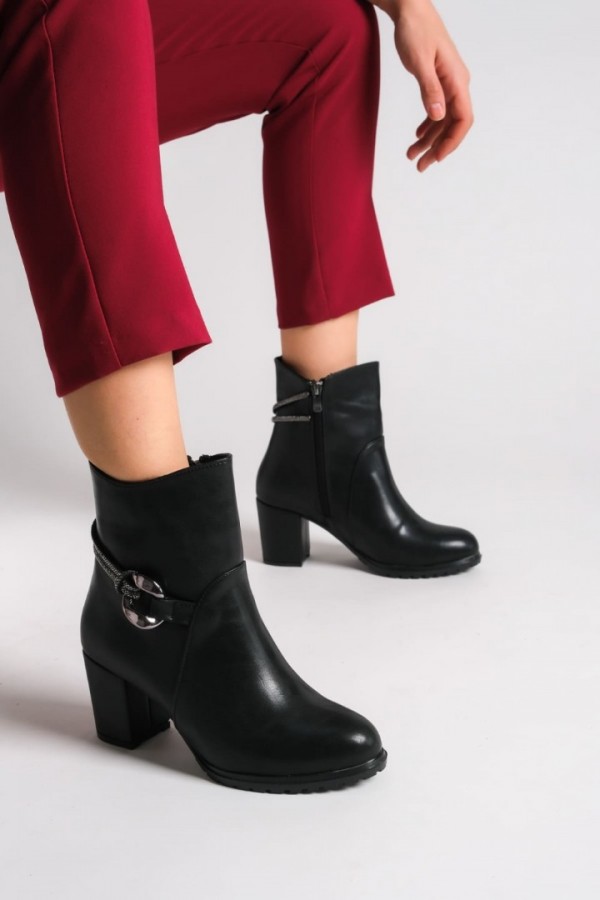 Fermuarlı Ortopedik Taban Suya ve Soğuğa Dayanıklı Taşlı Topuklu Kadın Bot Siyah